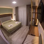 8room 3* Catania