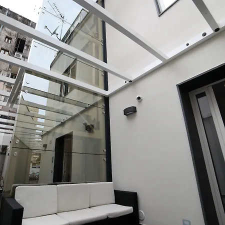 8room 3* Catania
