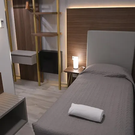 8room Catania