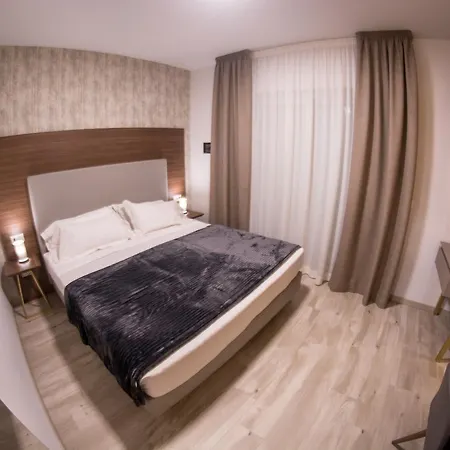 8room Otel
