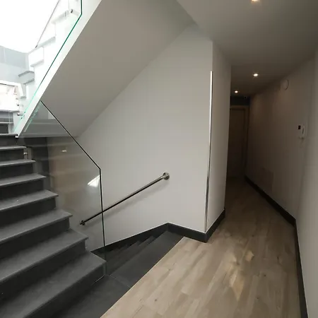 8room 3*
