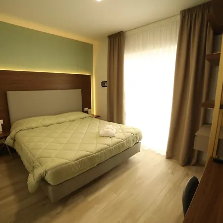 Otel 8room
