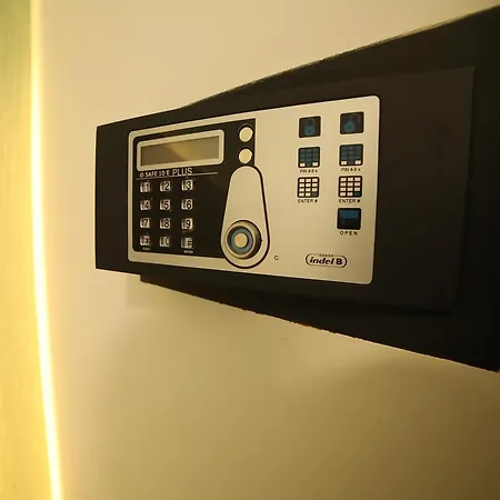 8room Ξενοδοχείο Κατάνια