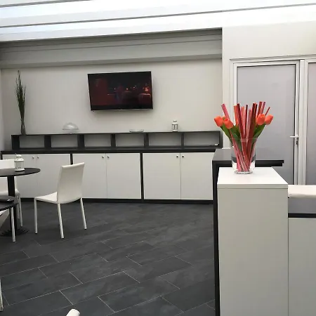 Otel 8room