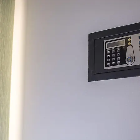 8room