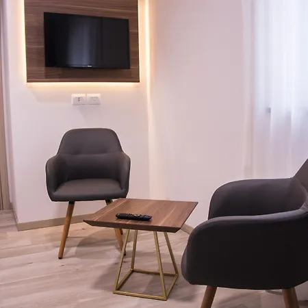 8room 4* Catania