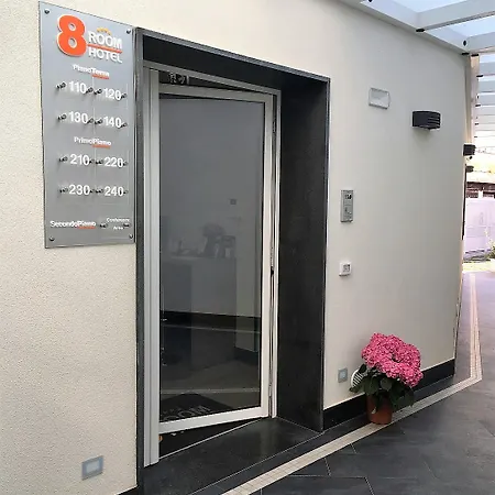 8room Catania