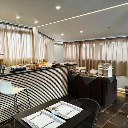 8room Catania