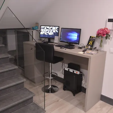 8room