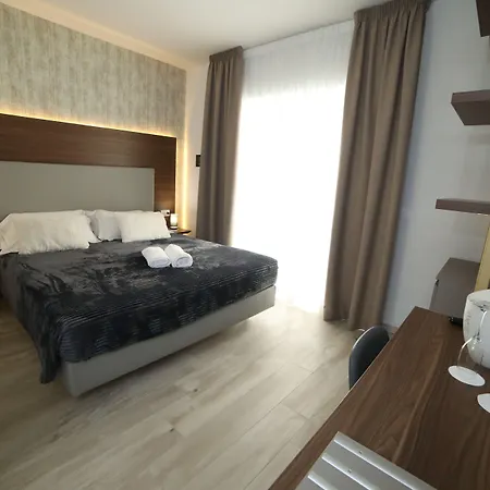 8room 3* Catânia