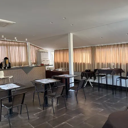 8room Hotel