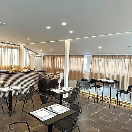 8room 3* Catania