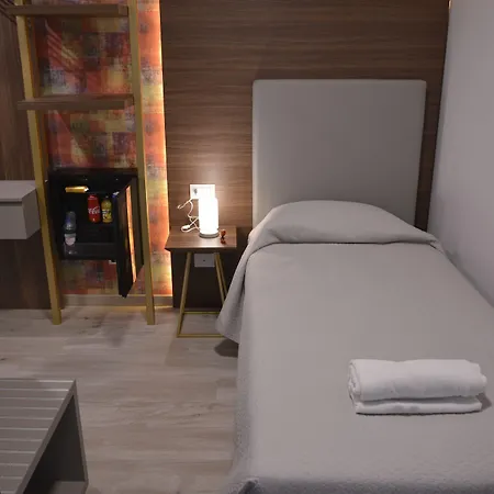 Hotel 8room Catânia