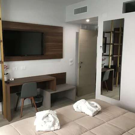 Hotel 8room