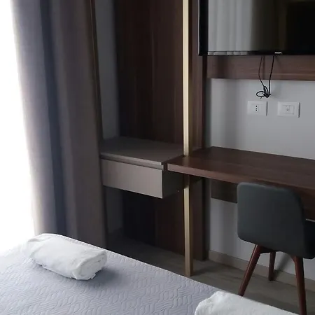 8room 3* Catania