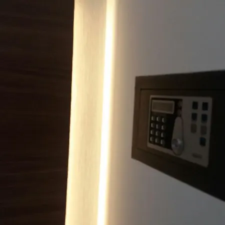 Hotel 8room