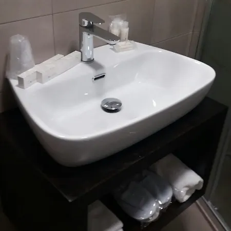 8room 3* Catania