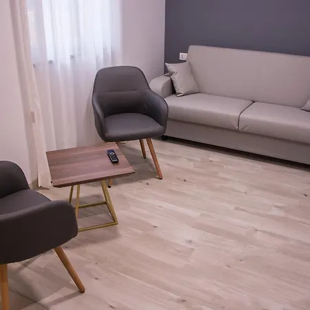 8room Catania