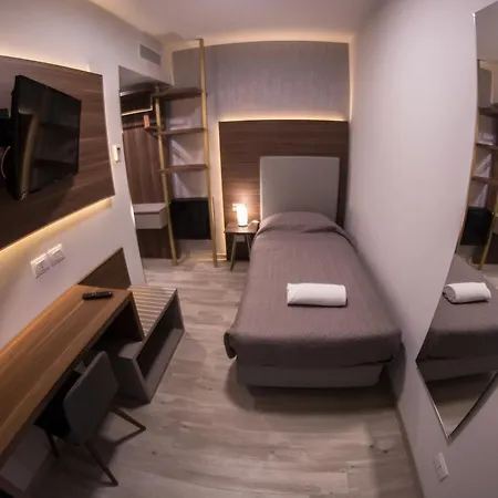Hotell 8room