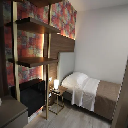 8room 4* Catania