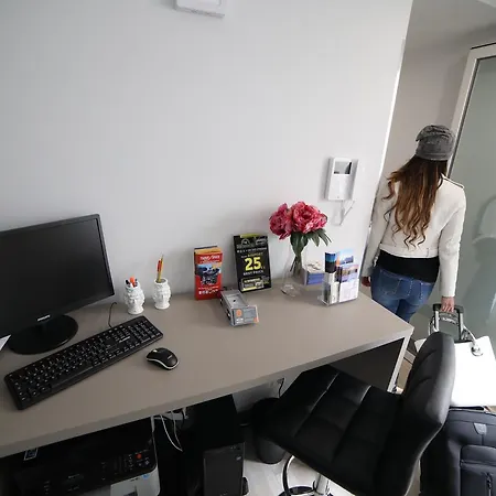 8room 3*