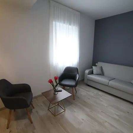 8room 3* Catania